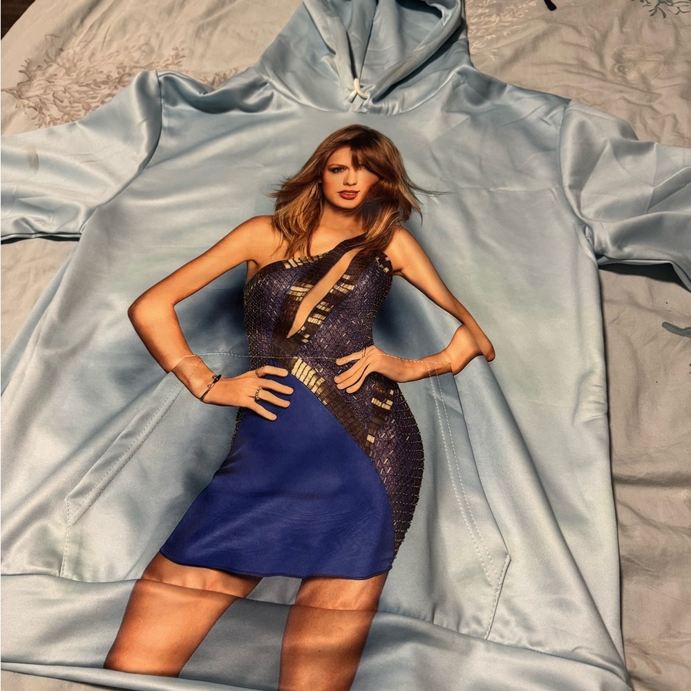 Taylor Swift Blue and Black Sweater